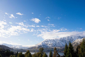 Wild Remarks, Queenstown